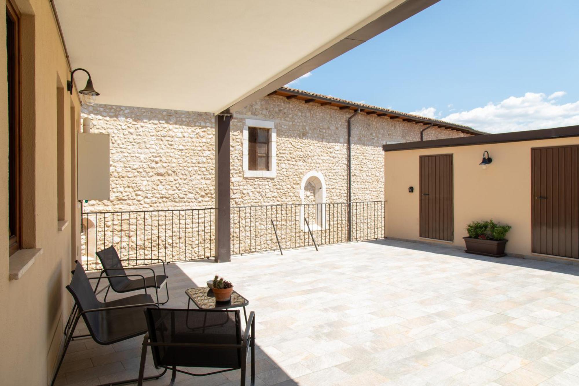 Bed and Breakfast Il Vico LʼAquila Exterior foto
